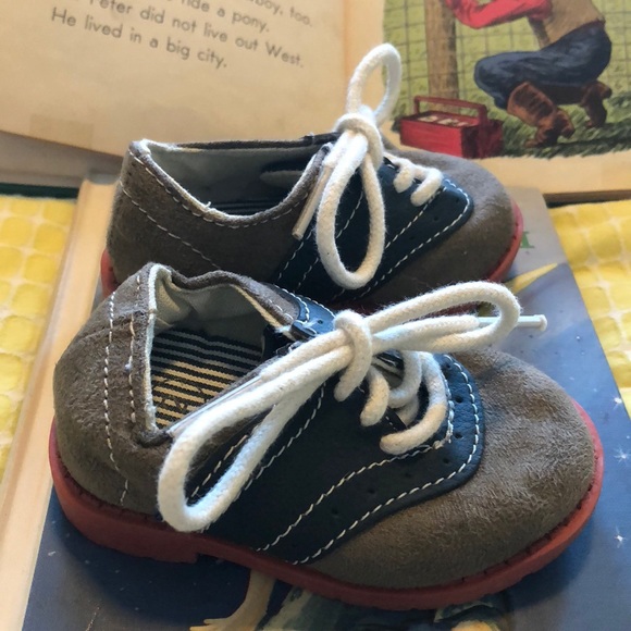 SOLD Oshkosh Saddle Shoes Toddler 2 - Picture 4 of 6